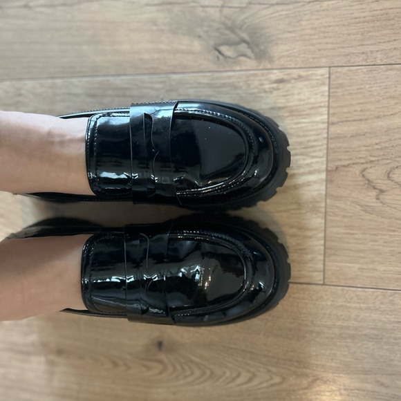 Patent Vegan Leather Loafer - Chunky Heal - Picture 4 of 5